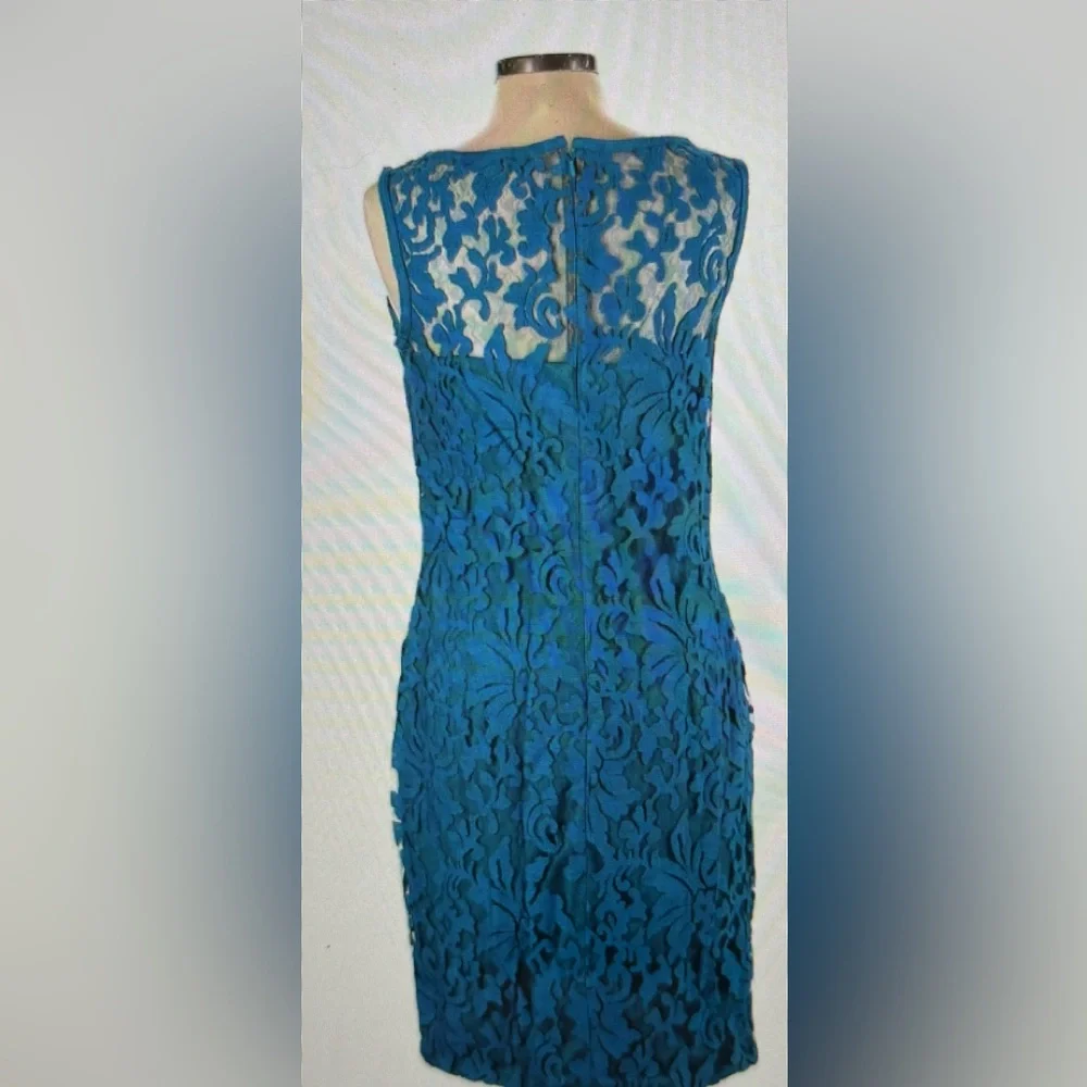 Beautiful Tadashi Shoji cocktail form fitting lace dress teal dress. - Picture 2 of 3
